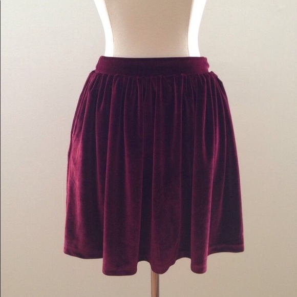 Topshop Dresses & Skirts - TOPSHOP Burgundy Velvet Skater Skirt US 4